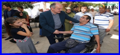 BAŞKAN GÜRLESİN; “ENGELLERİ HİSSETMEYE CESARETİNİZ VAR MI?”