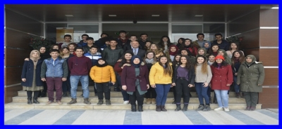 Başkan Özbaş, gençlerin yanında