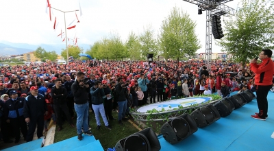 BU YIL DA BAHAR YÜRÜYÜŞÜNDE İĞNE ATSAN YERE DÜŞMEYECEK