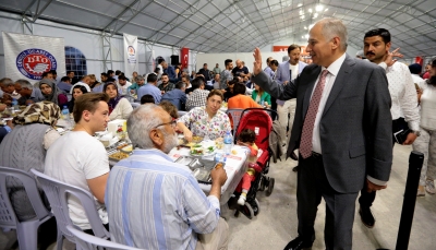  Büyükşehir İftar Çadırı İlk Gün Binleri Ağırladı 