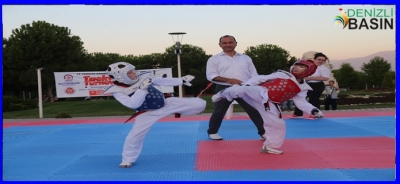 Demokrasi Şehitleri İçin Ringe Çıktılar