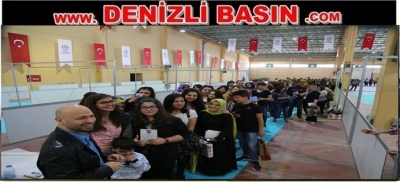Kitap Fuarı’nda yazarlara yoğun ilgi