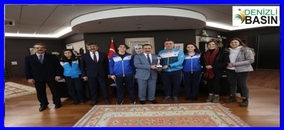 PAÜ Spor Takımları Kazandıkları Kupaları Rektör Bağ’a Takdim Etti