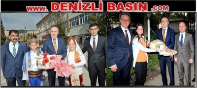 Vali Altıparmak, Kale ve Tavas İlçe Kaymakamları ile Toplantıda Bir Araya Geldi