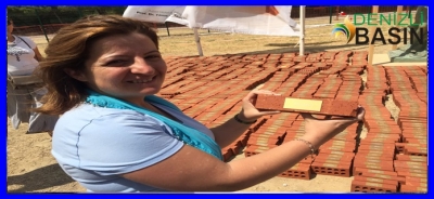 Yazmalı Efe aAdalet aAnıtına Tuğla Koydu