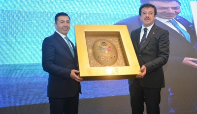 ZEYBEKCİ’YE HİZMETLERİNDEN DOLAYI TEŞEKKÜR ETTİ